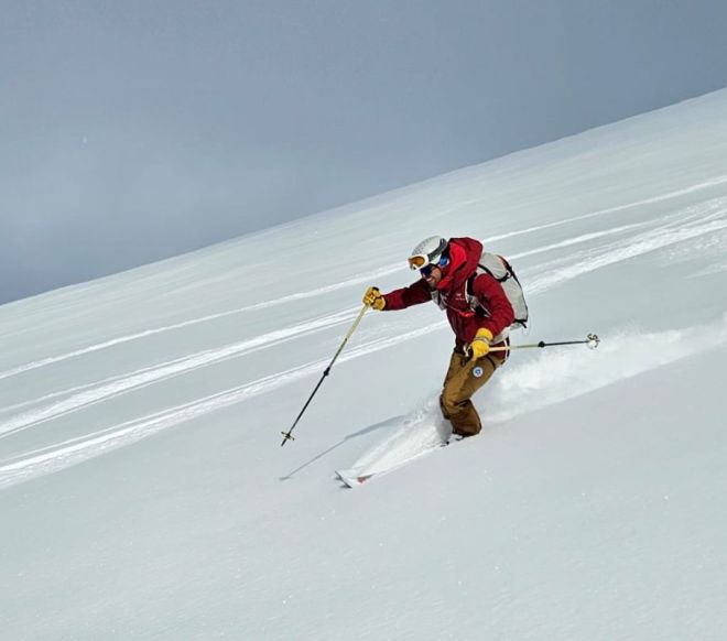Mountain guide skiing in Aosta Valley